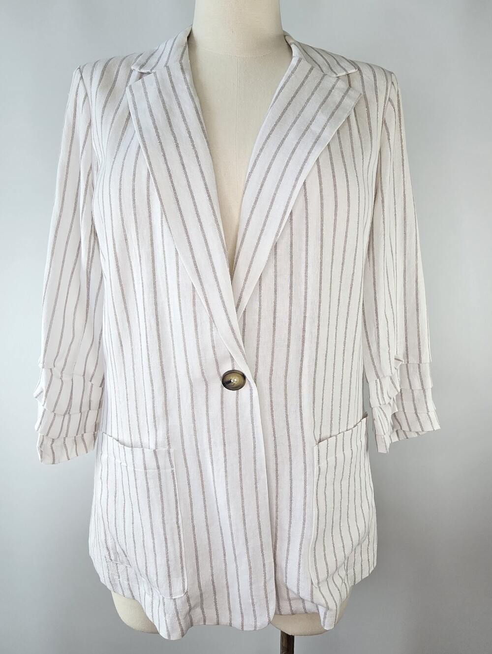 Halston Linen Blend Tiered 3/4 Sleeve Blazer White Taupe Silver Striped Size L